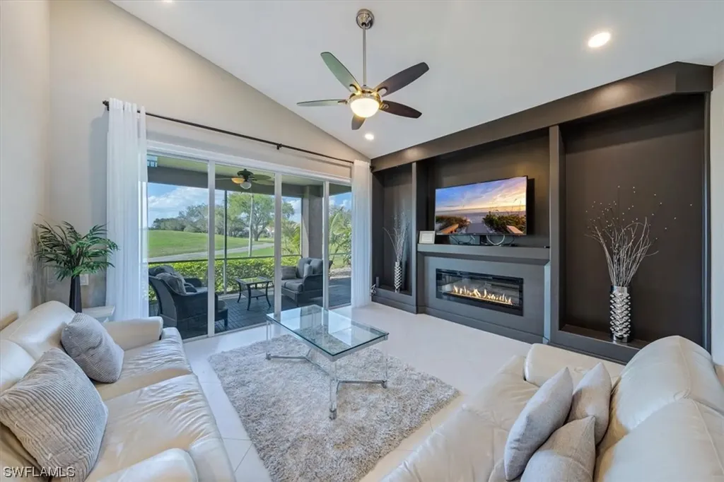 64 Fountain Circle Naples FL 34119