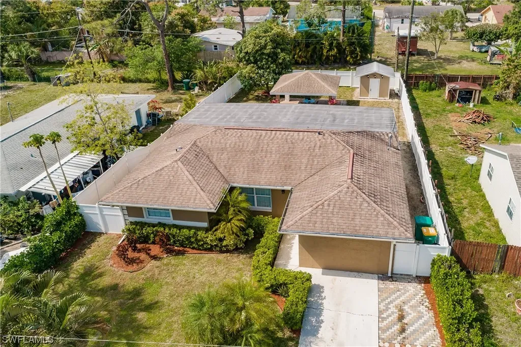 5357 Warren Street Naples FL 34113