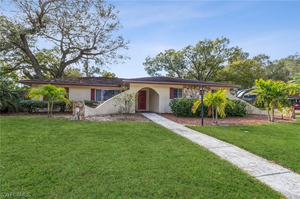 4694 Mi Casa Court Fort Myers FL 33901