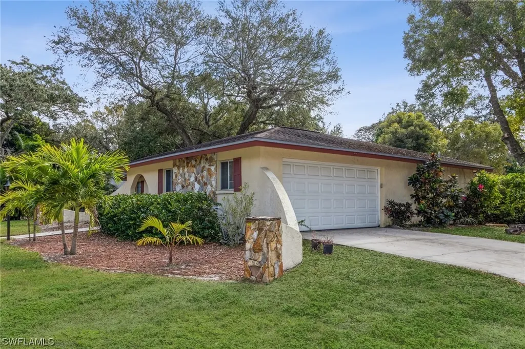 4694 Mi Casa Court Fort Myers FL 33901