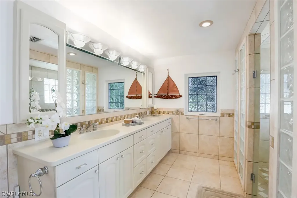 5230 Nautilus Drive Cape Coral FL 33904