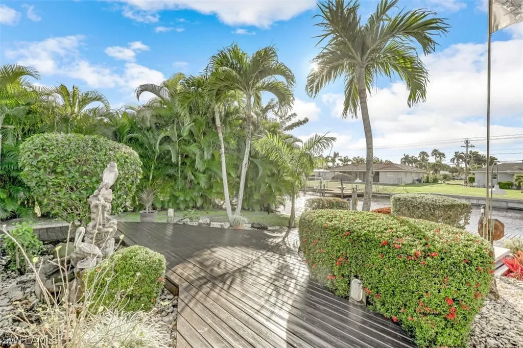 5230 Nautilus Drive Cape Coral FL 33904