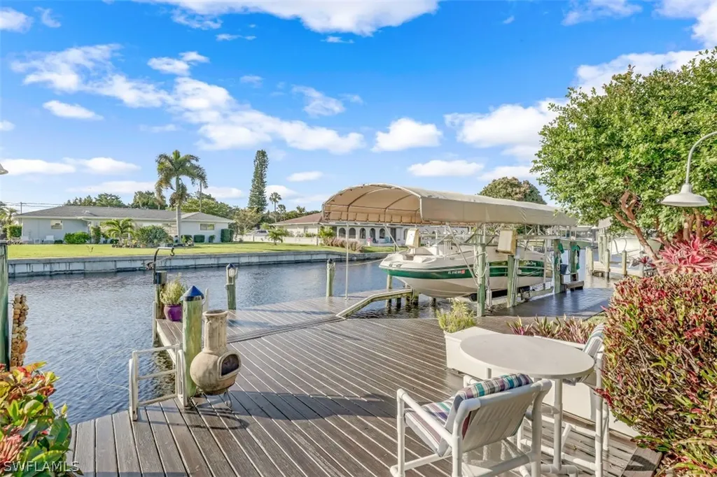 5230 Nautilus Drive Cape Coral FL 33904