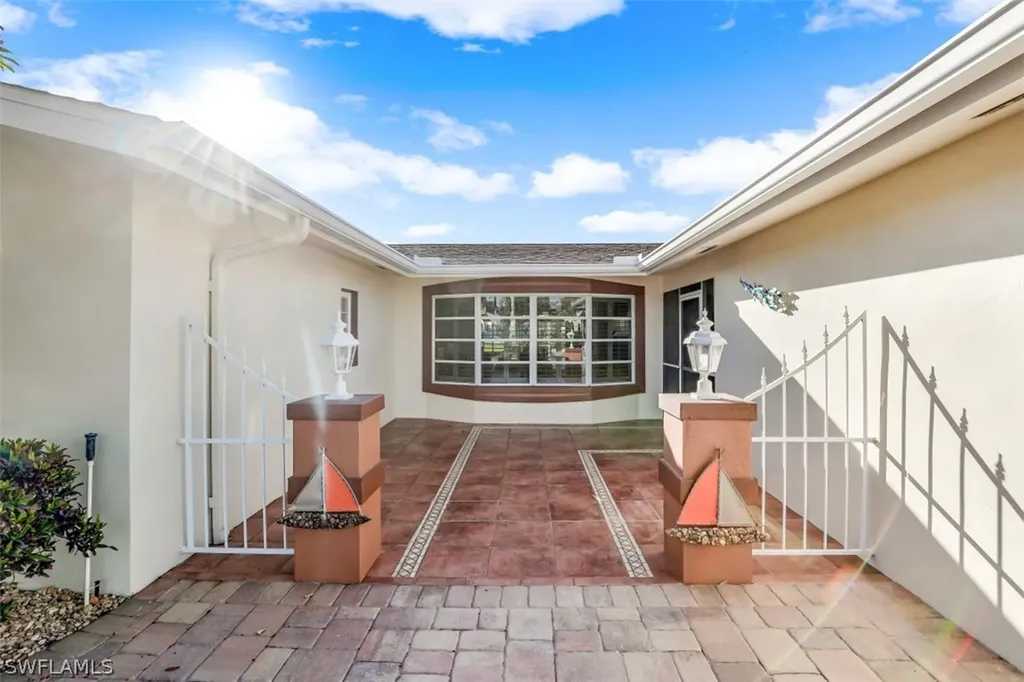 5230 Nautilus Drive Cape Coral FL 33904