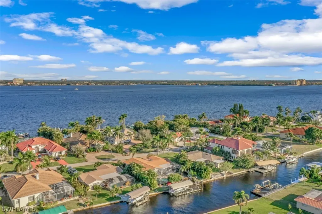 5230 Nautilus Drive Cape Coral FL 33904