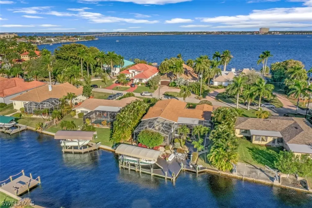 5230 Nautilus Drive Cape Coral FL 33904
