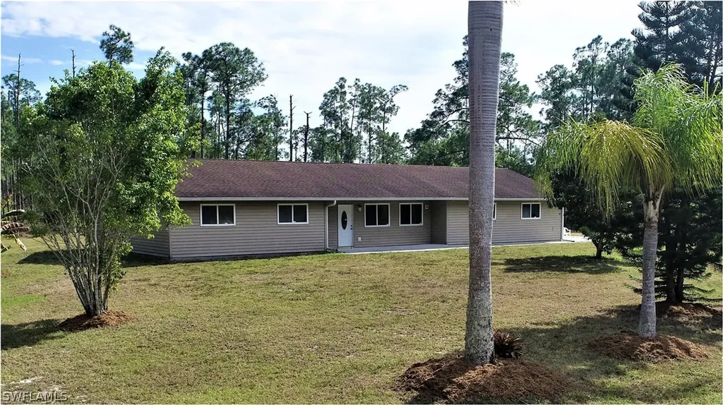 816 Johns Avenue Lehigh Acres FL 33972