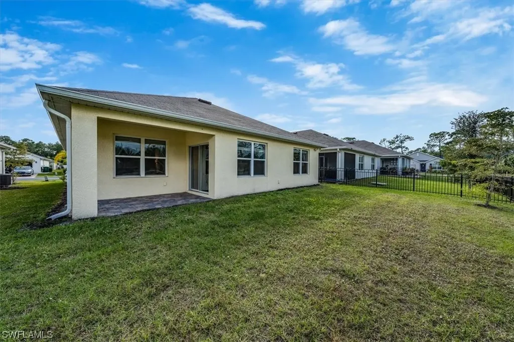 733 Hadley Street W Naples FL 34104