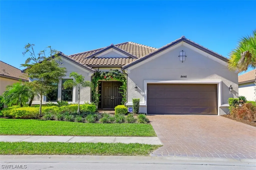 8446 Viale Circle Naples FL 34114