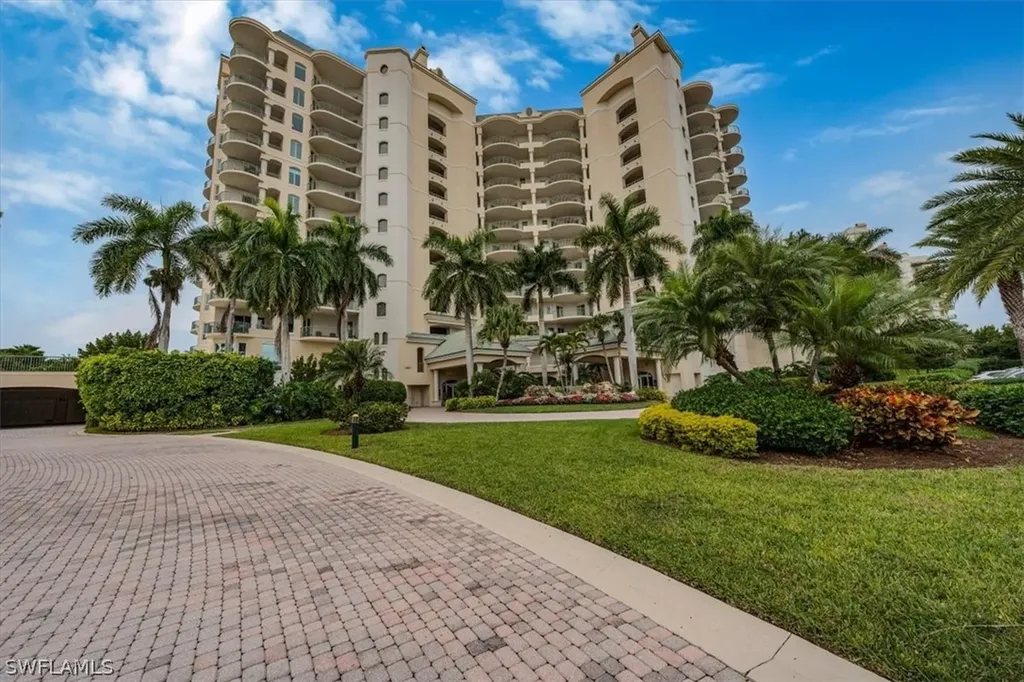 Bonita Springs FL, 4801 Island Pond Court, Unit 903