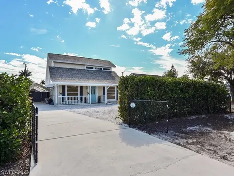 862 97TH Avenue N Naples FL 34108