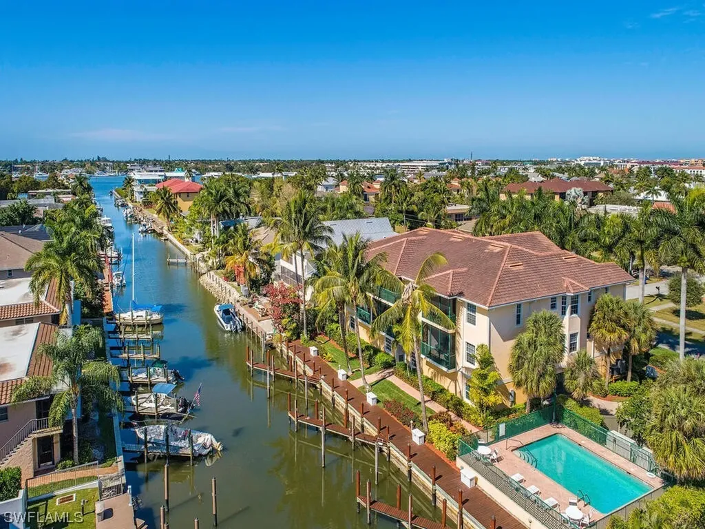 1540 Blue Point Avenue Naples FL 34102