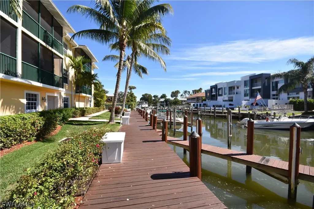 1540 Blue Point Avenue Naples FL 34102