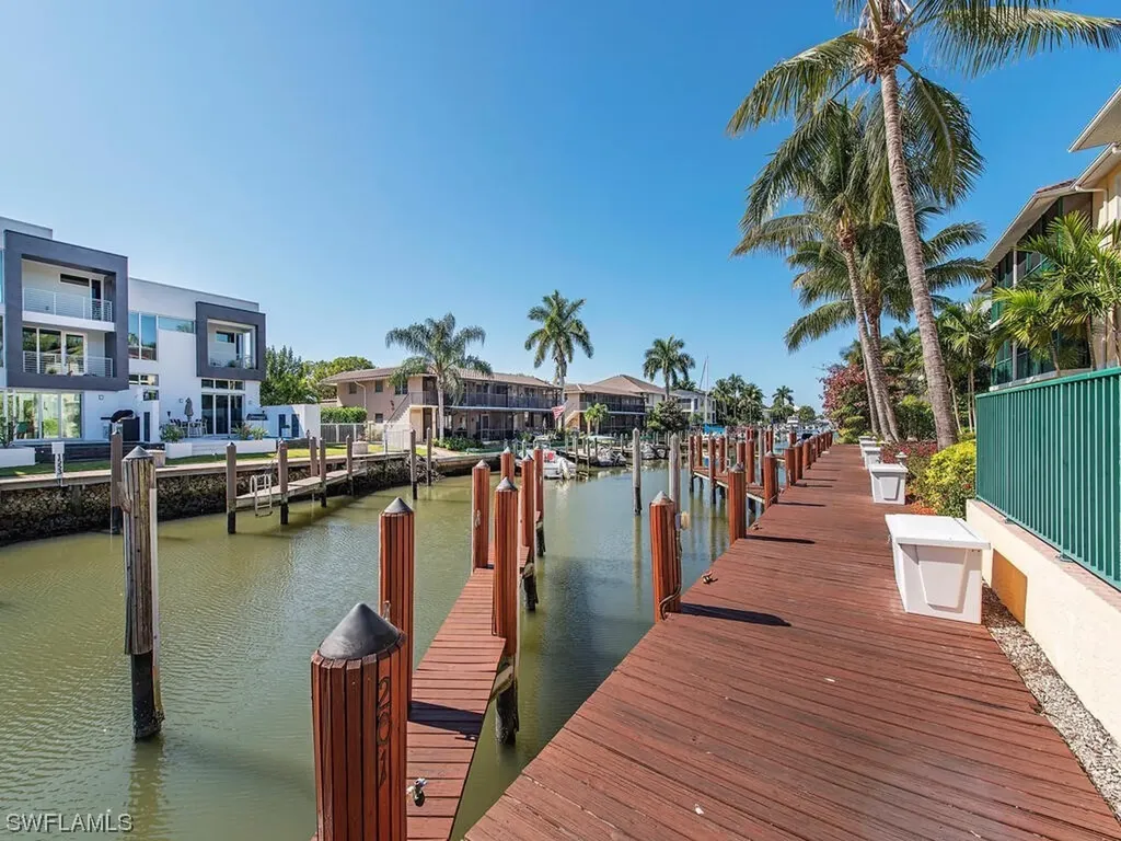 1540 Blue Point Avenue Naples FL 34102