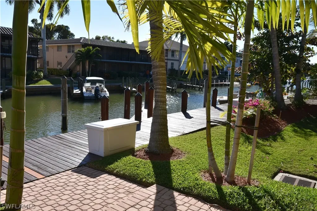 1540 Blue Point Avenue Naples FL 34102