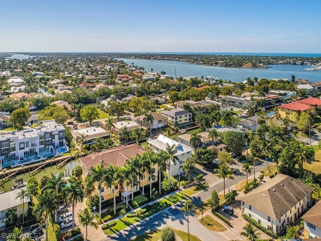 1540 Blue Point Avenue Naples FL 34102