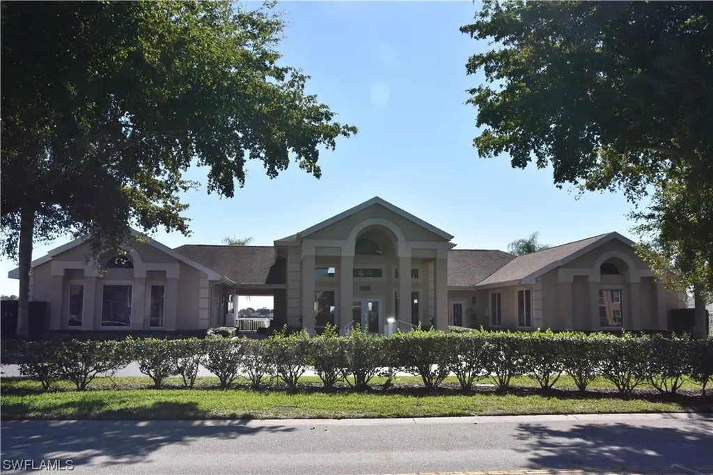2908 W Crown Pointe Boulevard Naples FL 34112