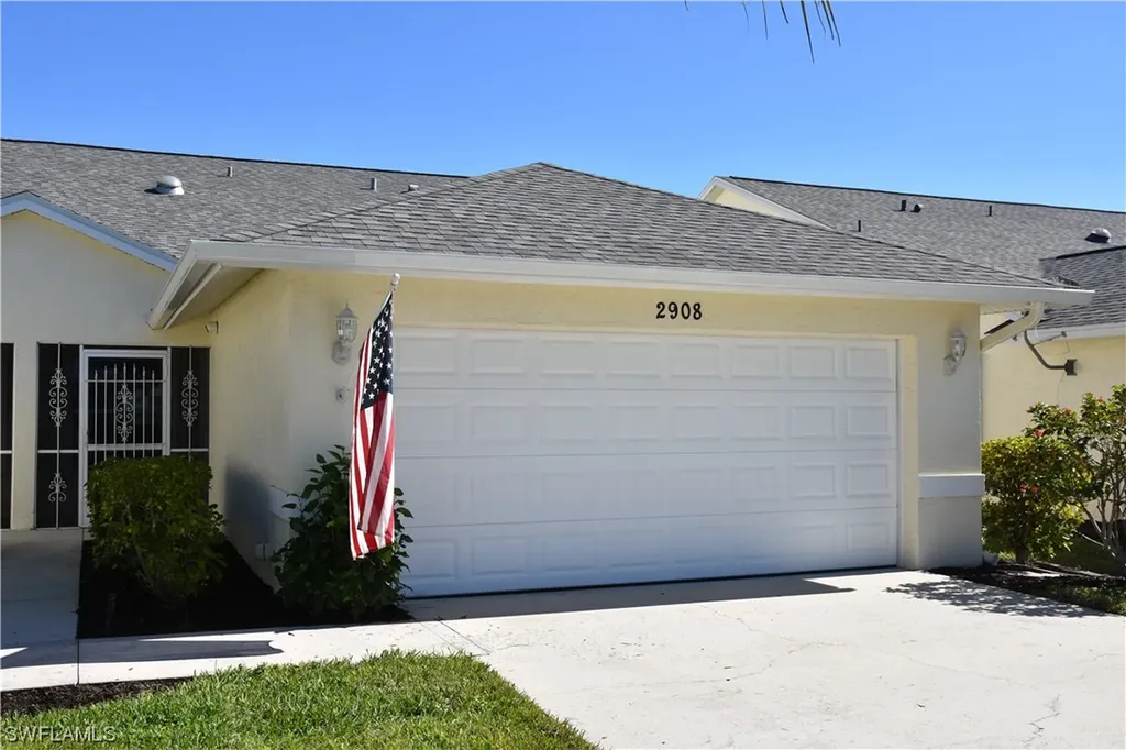 2908 W Crown Pointe Boulevard Naples FL 34112