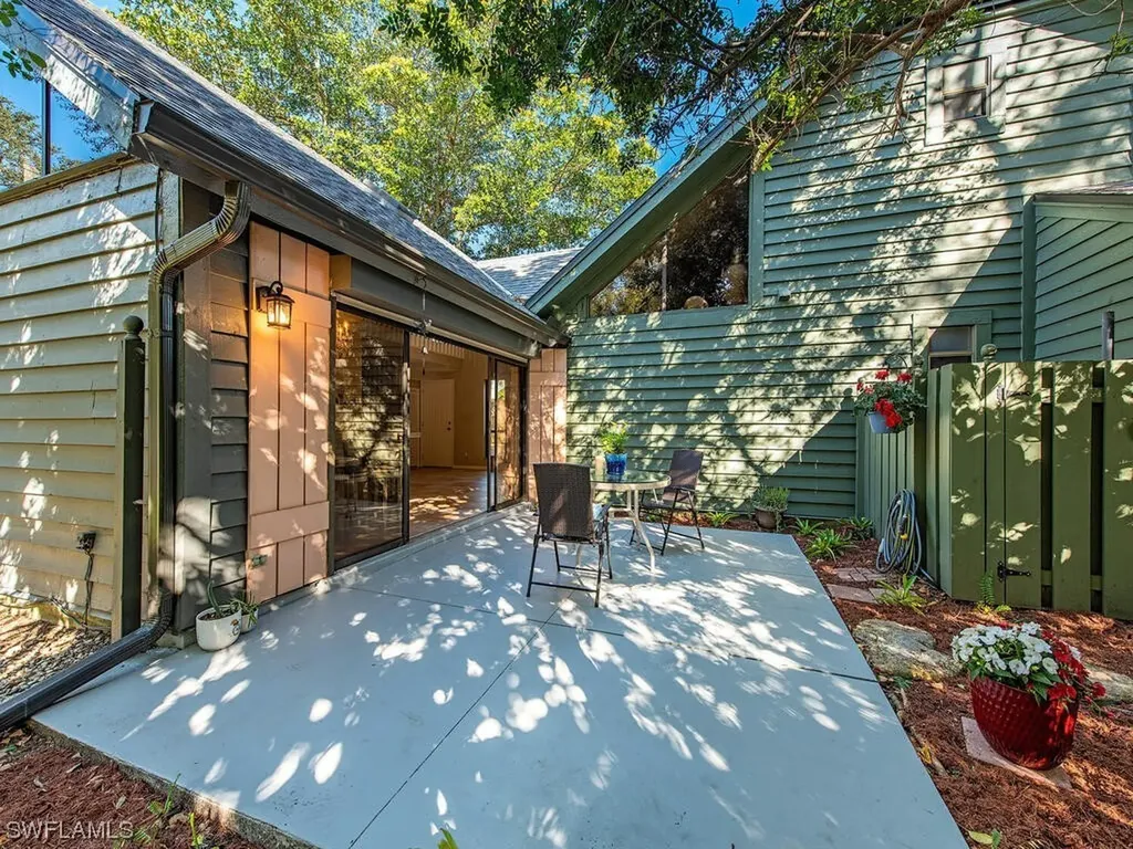 1345 Solana Road Naples FL 34103