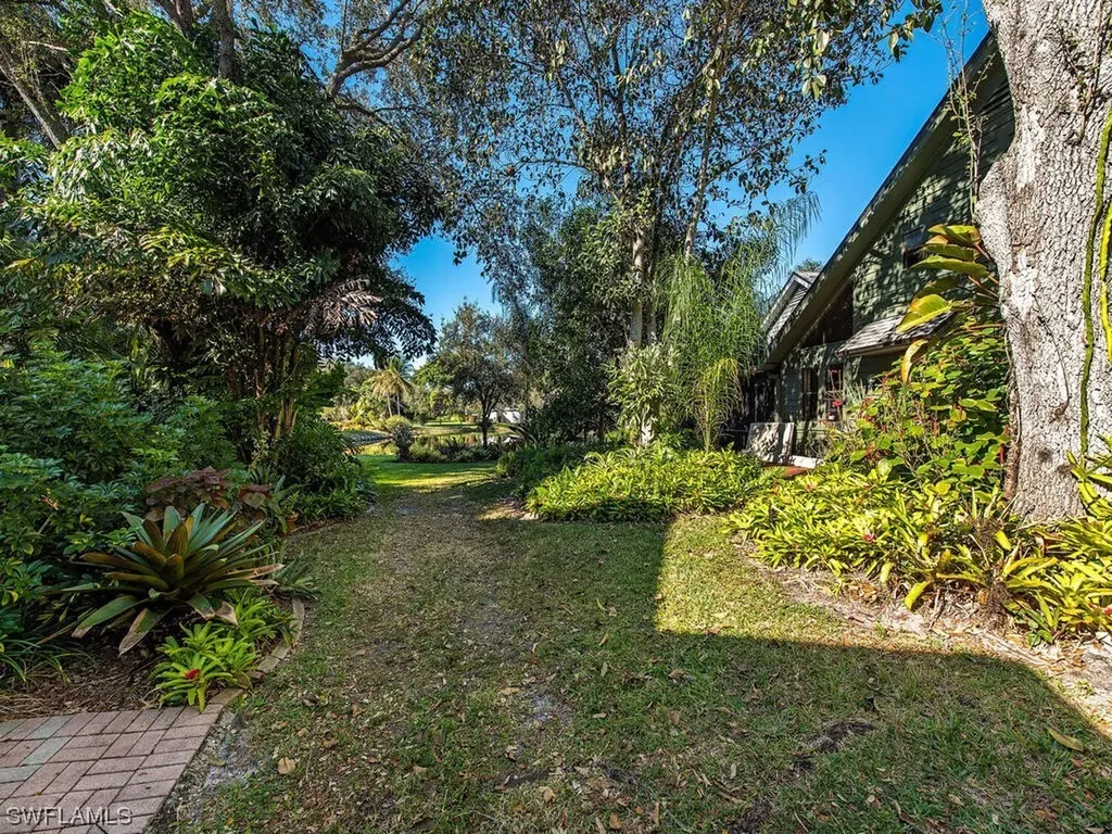 1345 Solana Road Naples FL 34103