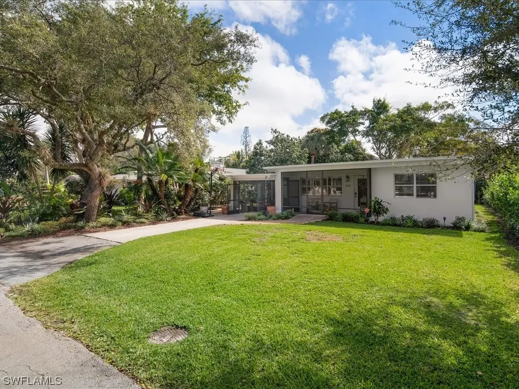 Naples FL, 1140 9TH Avenue N