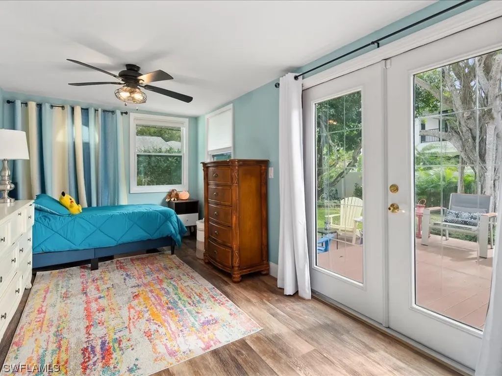 1140 9th Avenue N Naples FL 34102