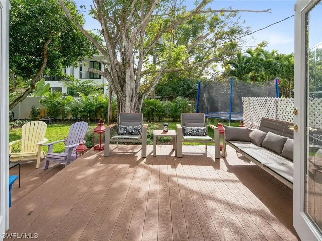 1140 9th Avenue N Naples FL 34102