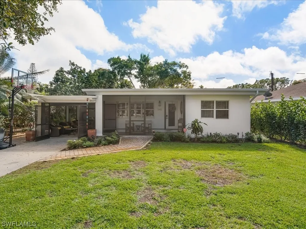 1140 9th Avenue N Naples FL 34102