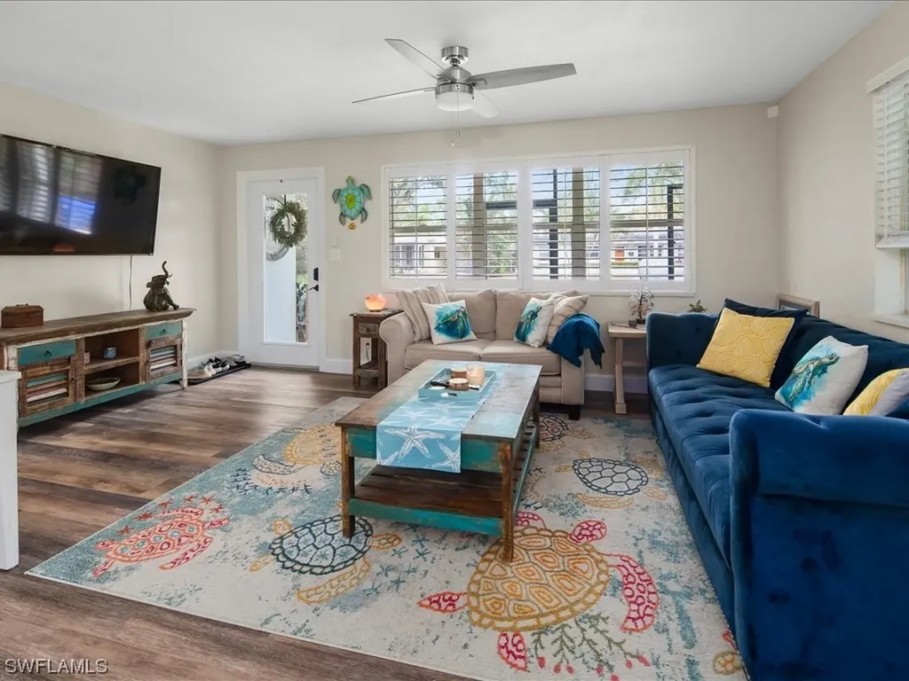 1140 9th Avenue N Naples FL 34102