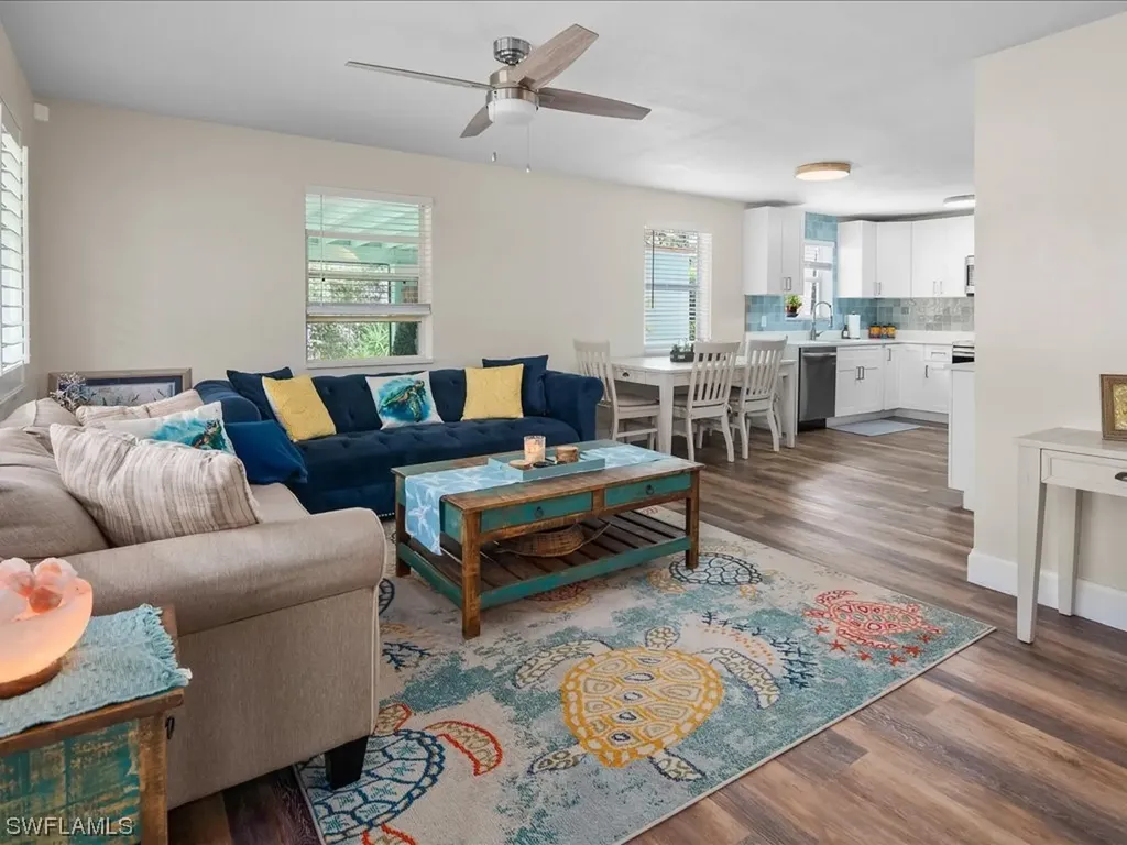 1140 9th Avenue N Naples FL 34102