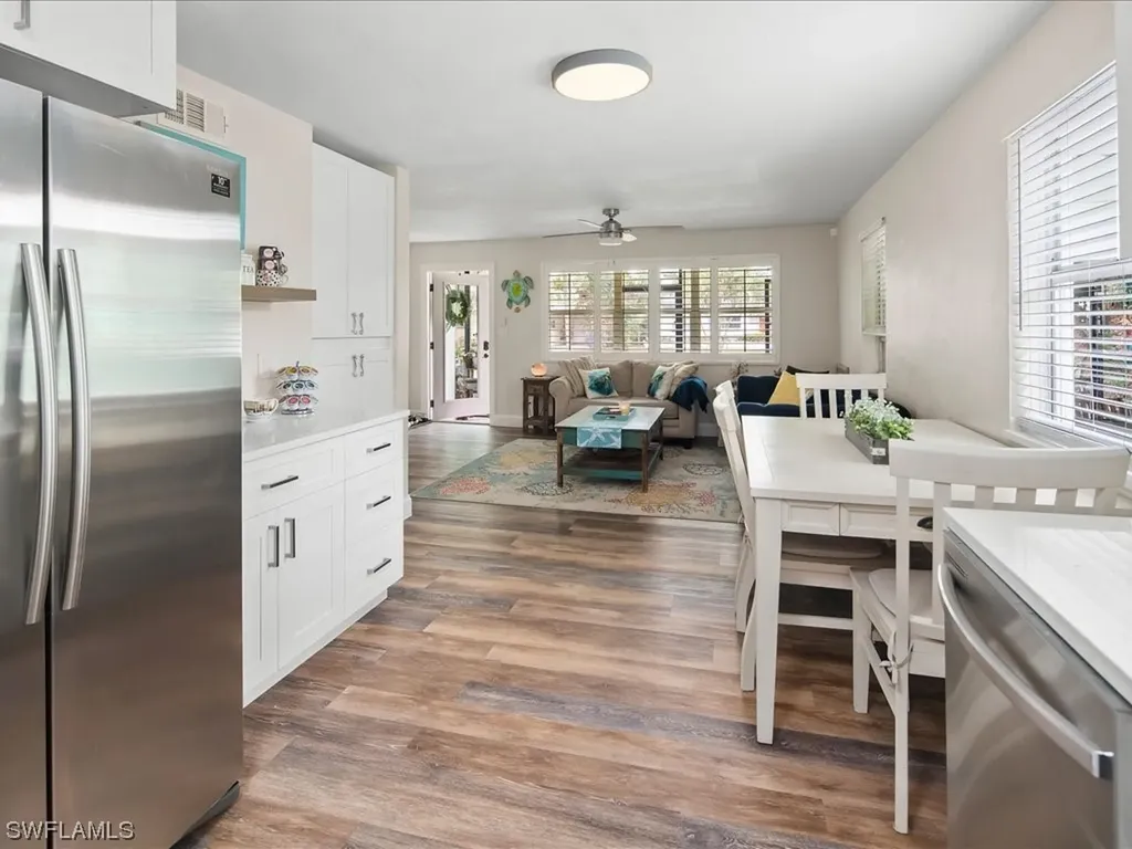 1140 9th Avenue N Naples FL 34102