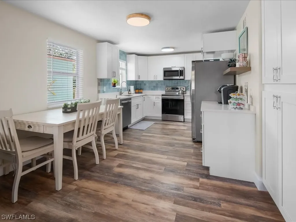 1140 9th Avenue N Naples FL 34102