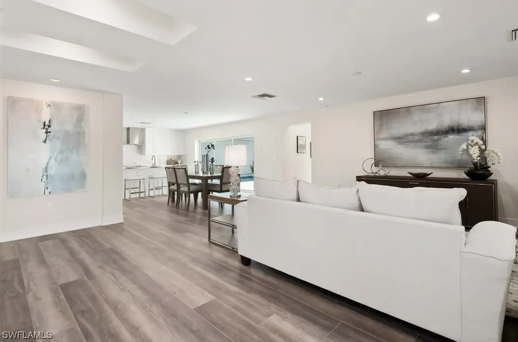 4838 West Boulevard Naples FL 34103