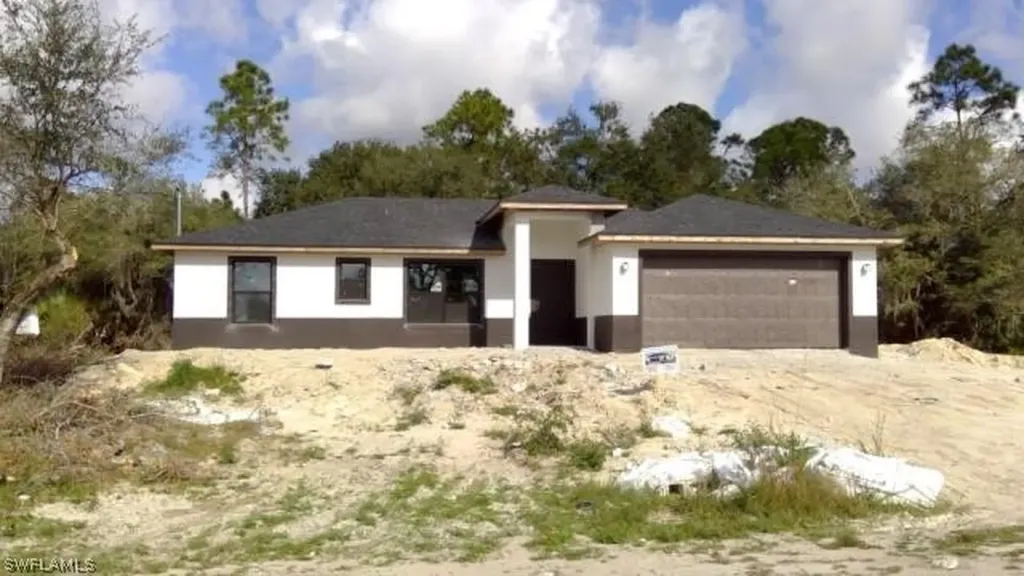 2601 E 18th Street Lehigh Acres FL 33972