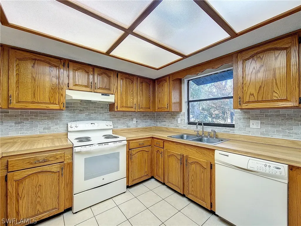 15696 Ponce De Leon Boulevard Brooksville FL 34601
