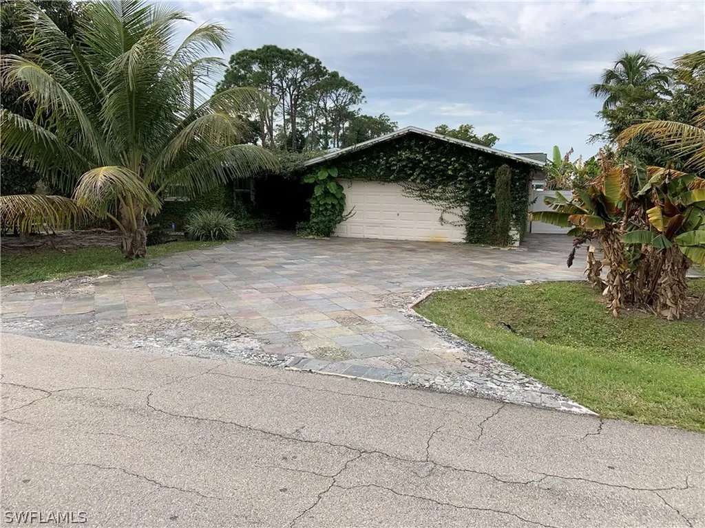 2378 Chandler Avenue Fort Myers FL 33907