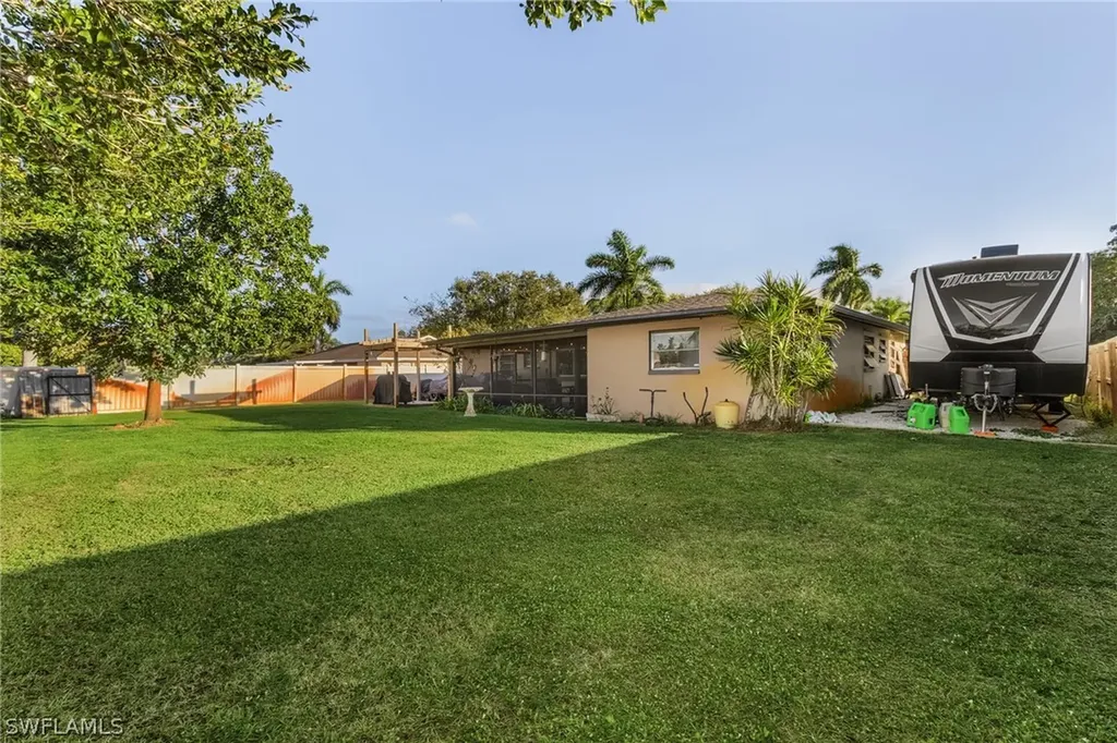 2413 La Salle Avenue Fort Myers FL 33907