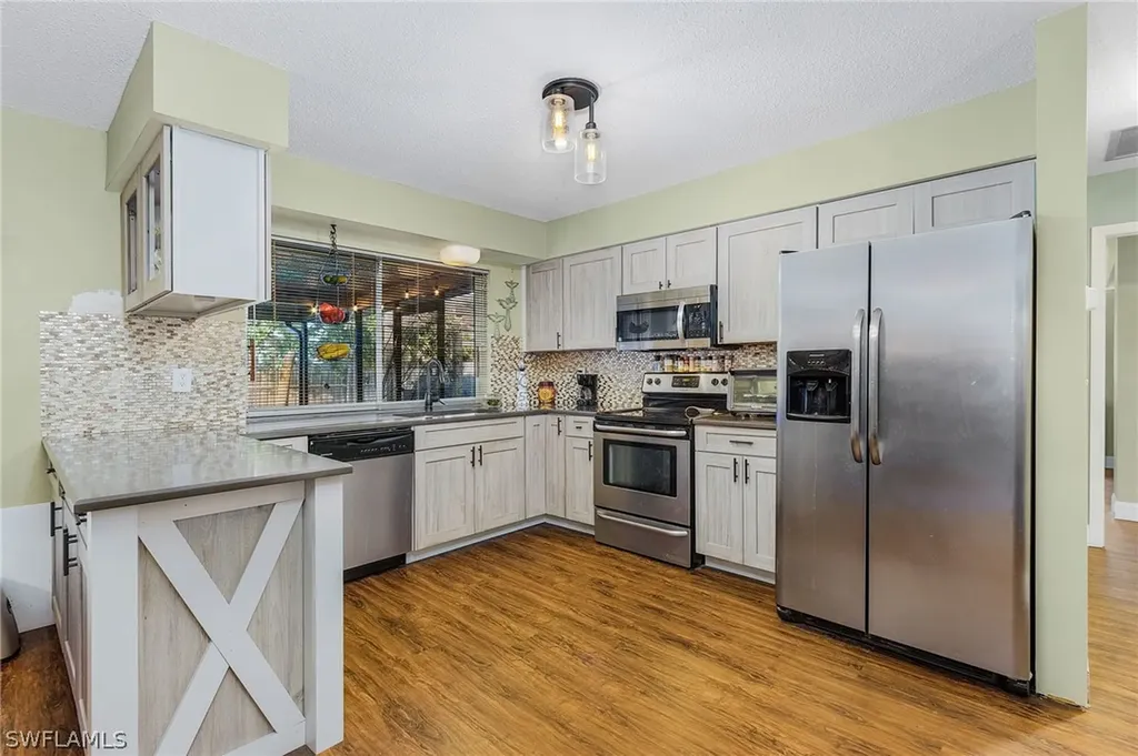2413 La Salle Avenue Fort Myers FL 33907