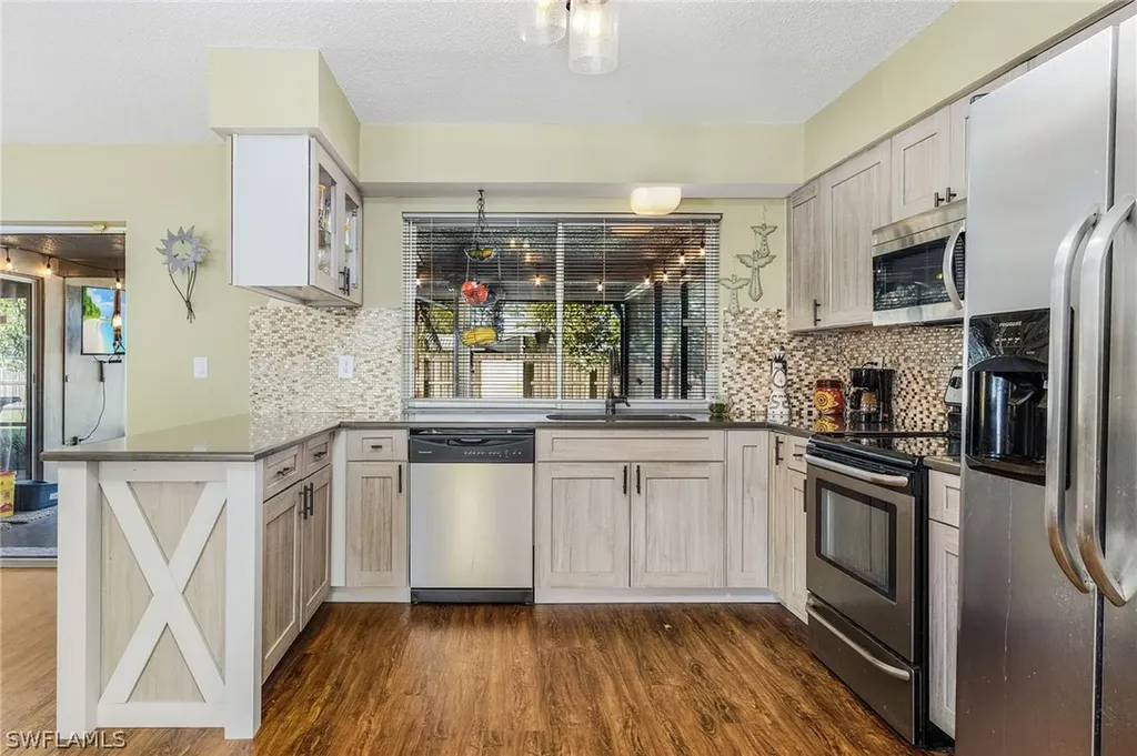 2413 La Salle Avenue Fort Myers FL 33907