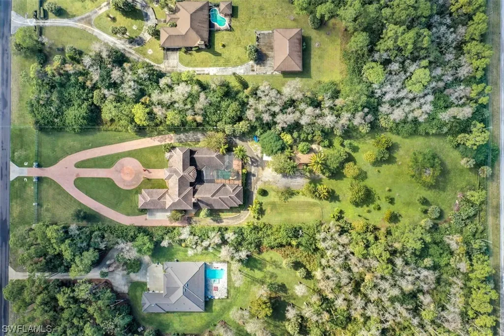 3645 7th Avenue NW Naples FL 34120