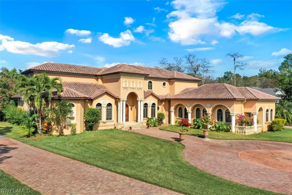3645 7th Avenue NW Naples FL 34120