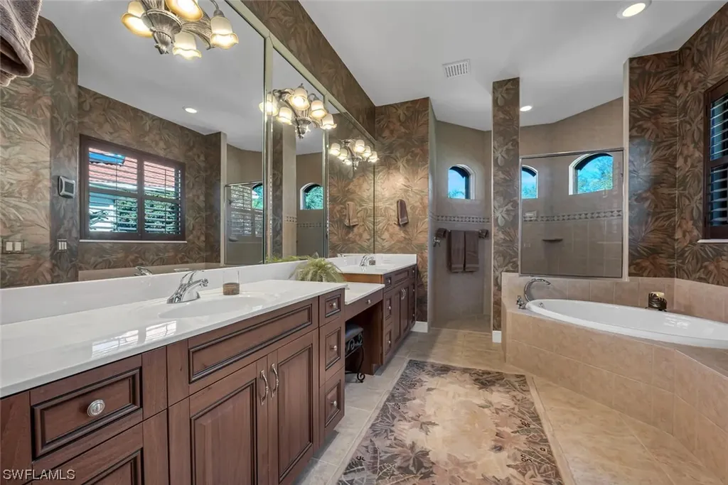 3012 Hendon Court Naples FL 34105