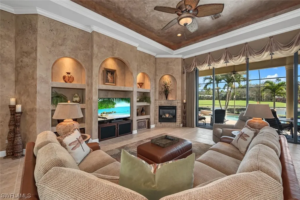 3012 Hendon Court Naples FL 34105