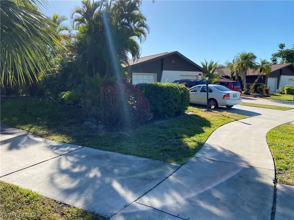 4821 Lakewood Boulevard Naples FL 34112