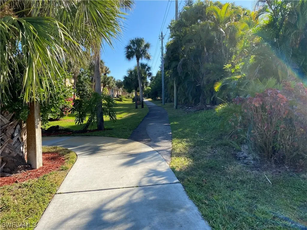 4821 Lakewood Boulevard Naples FL 34112