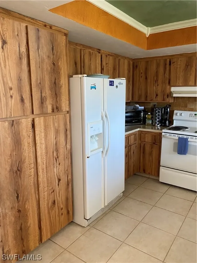 4821 Lakewood Boulevard Naples FL 34112