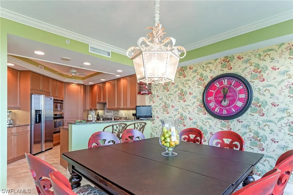 445 Cove Tower Drive Naples FL 34110