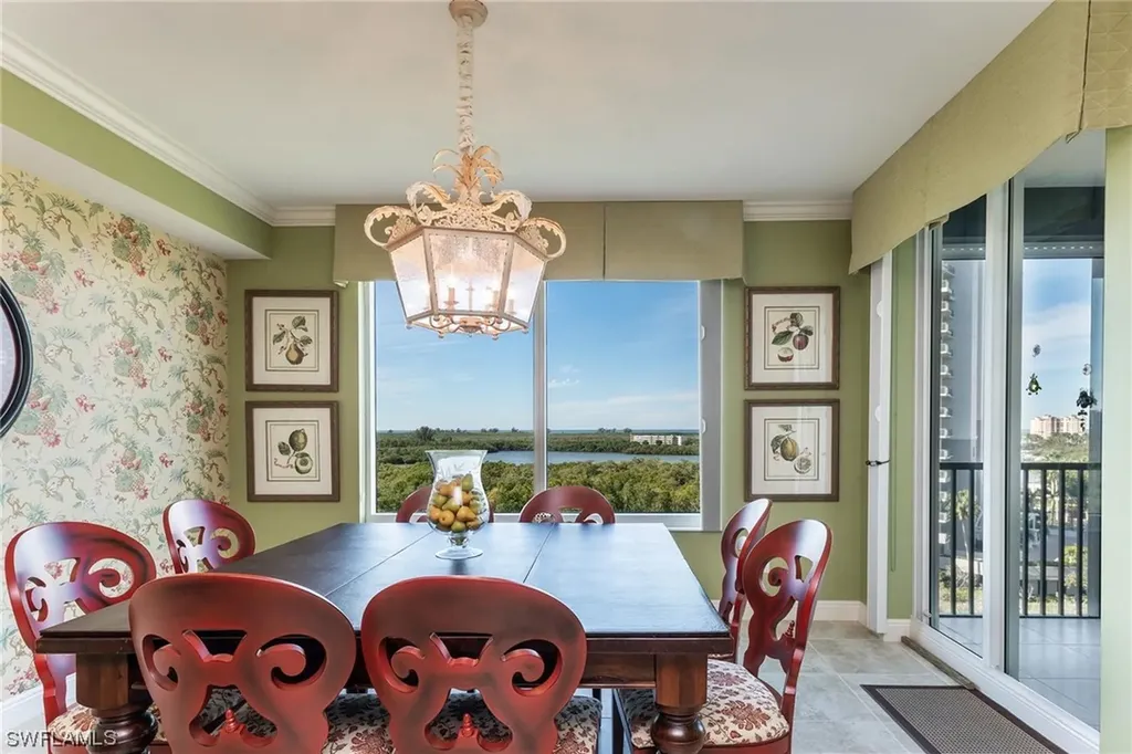 445 Cove Tower Drive Naples FL 34110