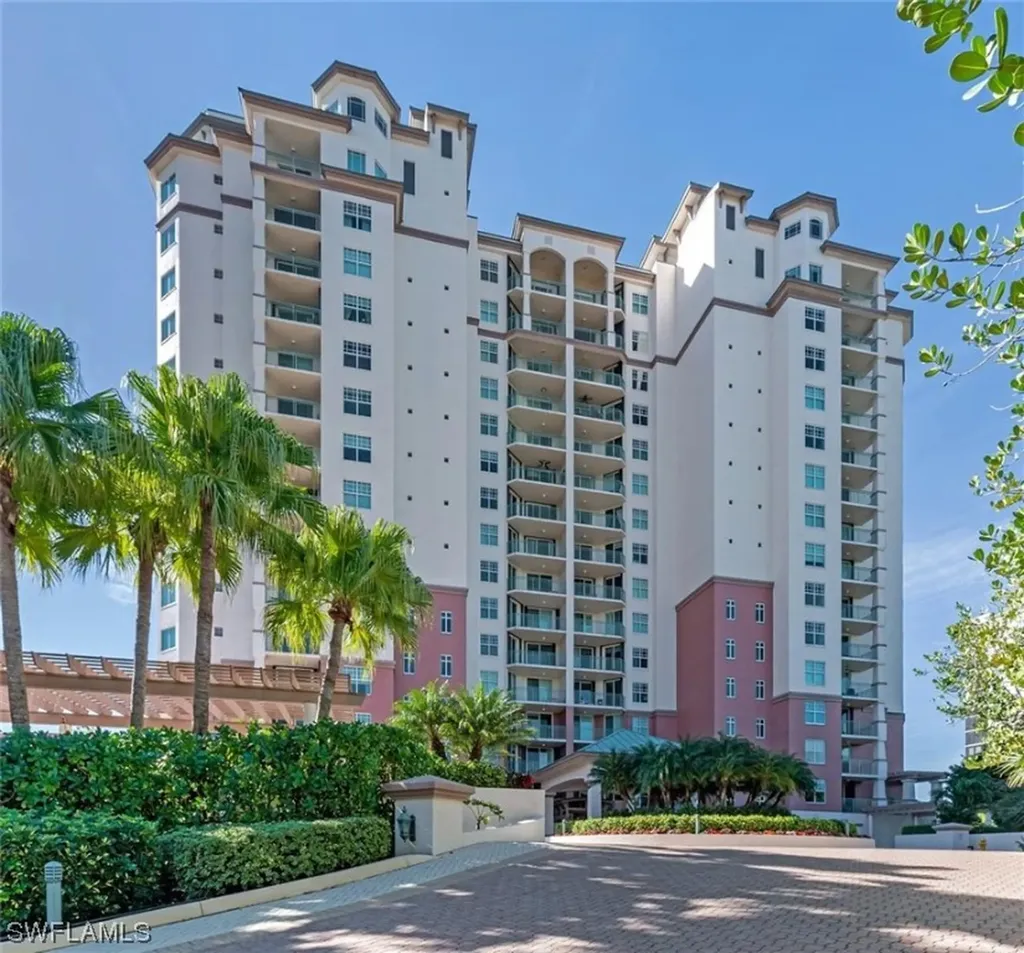 445 Cove Tower Drive Naples FL 34110