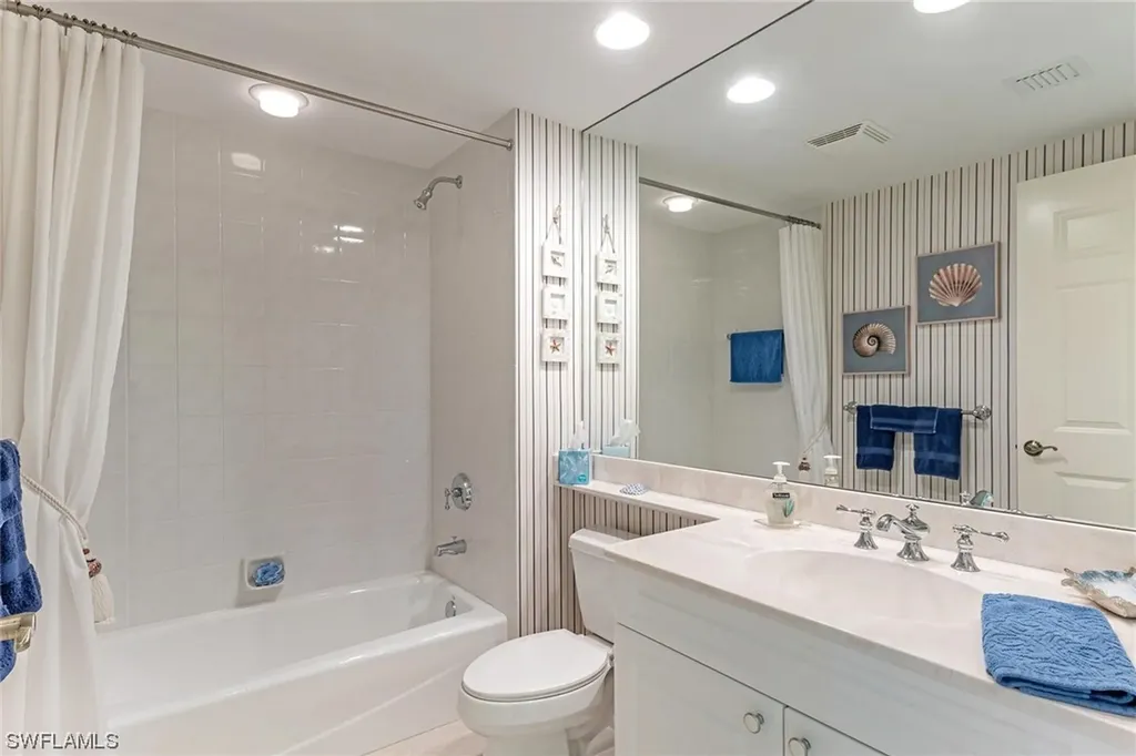 445 Cove Tower Drive Naples FL 34110